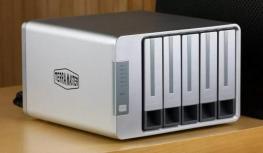 铁威马F5-422，小型办公5盘位万兆NAS网络存储