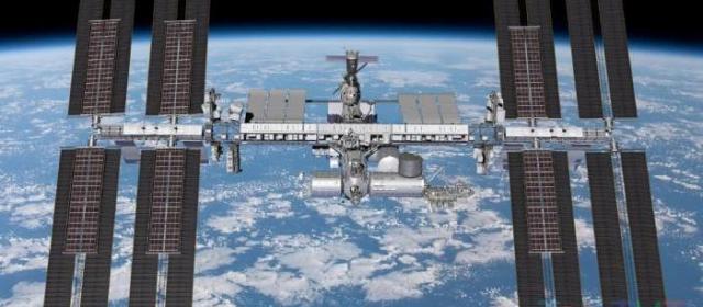 波音将向ISS交付6个全新太阳能电池阵列