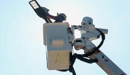 AT&T在城市路灯杆上开启微型5G基站现场部署测试
